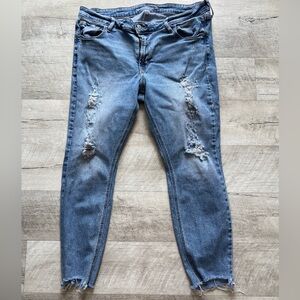 5/$20 Women’s Old Navy Mid Rise Rock Star Ripped Super Skinny Crop 16